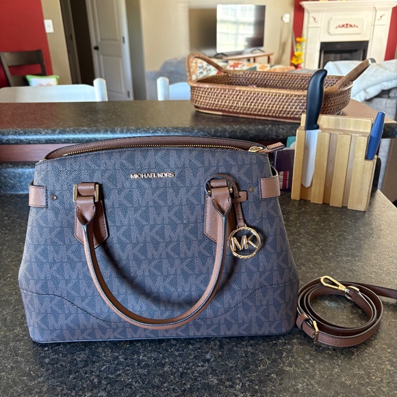 Michael Kors Leather Handbag - Picture 1 of 2